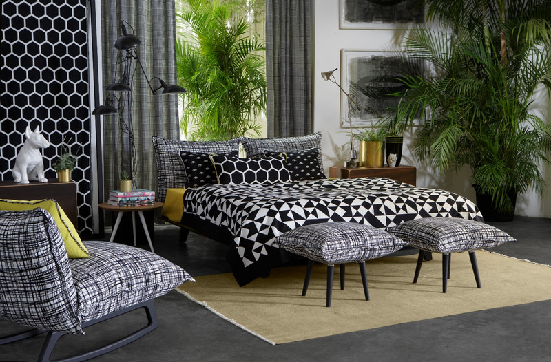 חדר שינה עם טקסטיל